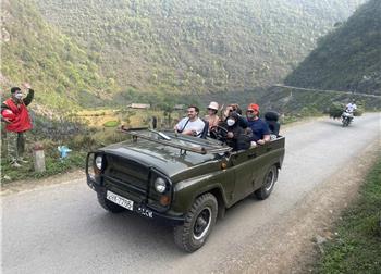 vespa tour hanoi - HA GIANG OPEN AIR JEEP 3 DAYS TOUR FROM $ 299 /PERSON